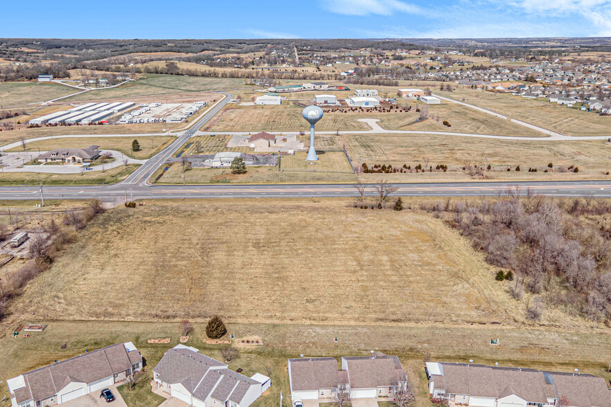 State Ave, Tonganoxie, KS for sale - Primary Photo - Image 1 of 13