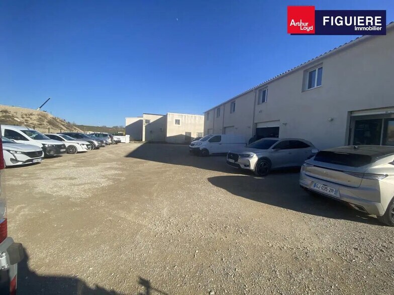 Flex in Salon-de-Provence for lease - Building Photo - Image 1 of 13