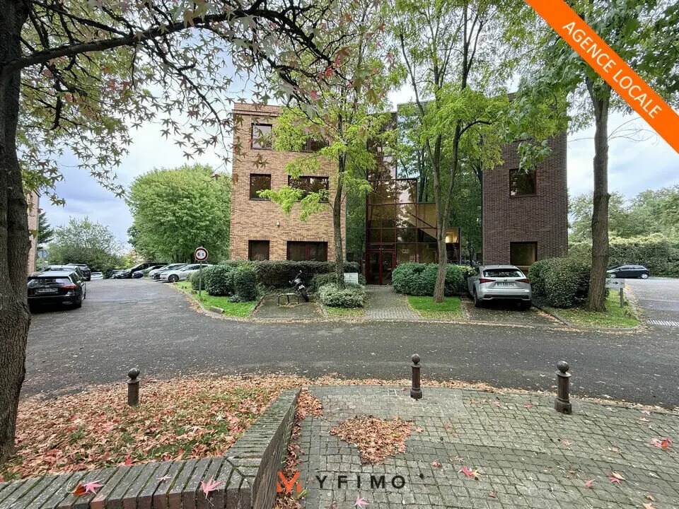 Office in Saint-Germain-en-Laye for lease Building Photo- Image 1 of 11