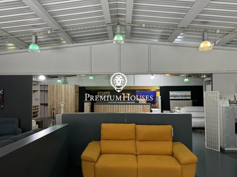 Industrial in Sant Pere de Ribes, Barcelona for sale - Interior Photo - Image 1 of 27
