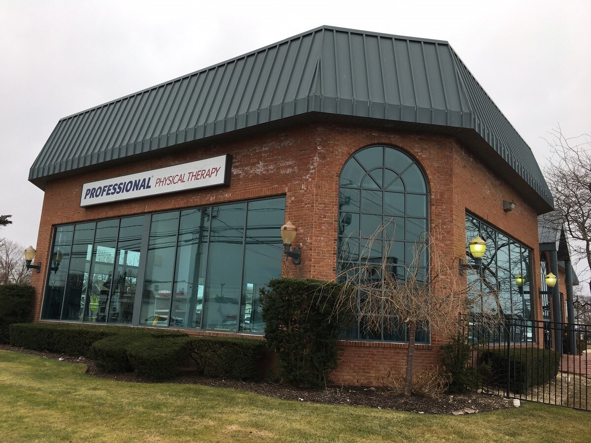 1160 Montauk Hwy, Copiague, NY 11726