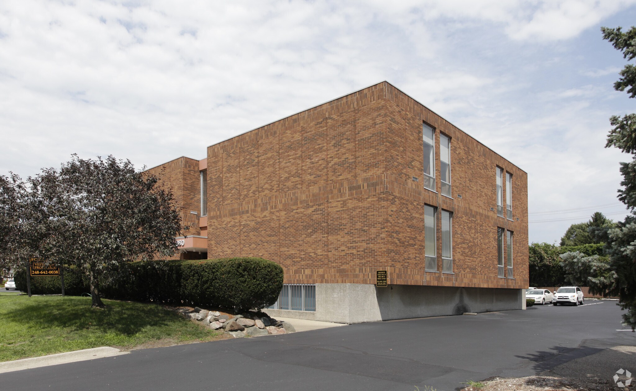 860 W Long Lake Rd, Bloomfield Hills, MI for sale Primary Photo- Image 1 of 1