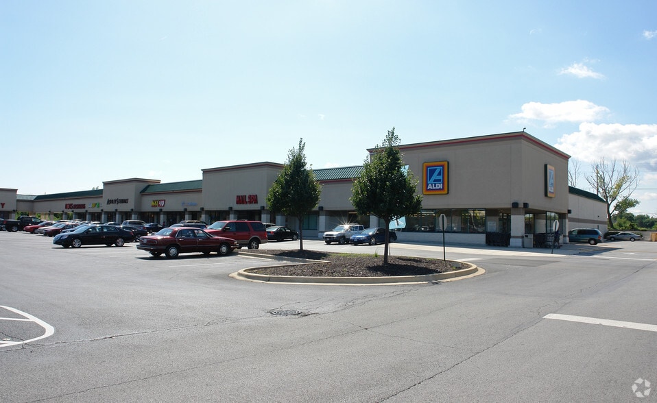 13001-13085 S Ashland Ave, Calumet Park, IL for lease - Building Photo - Image 1 of 7