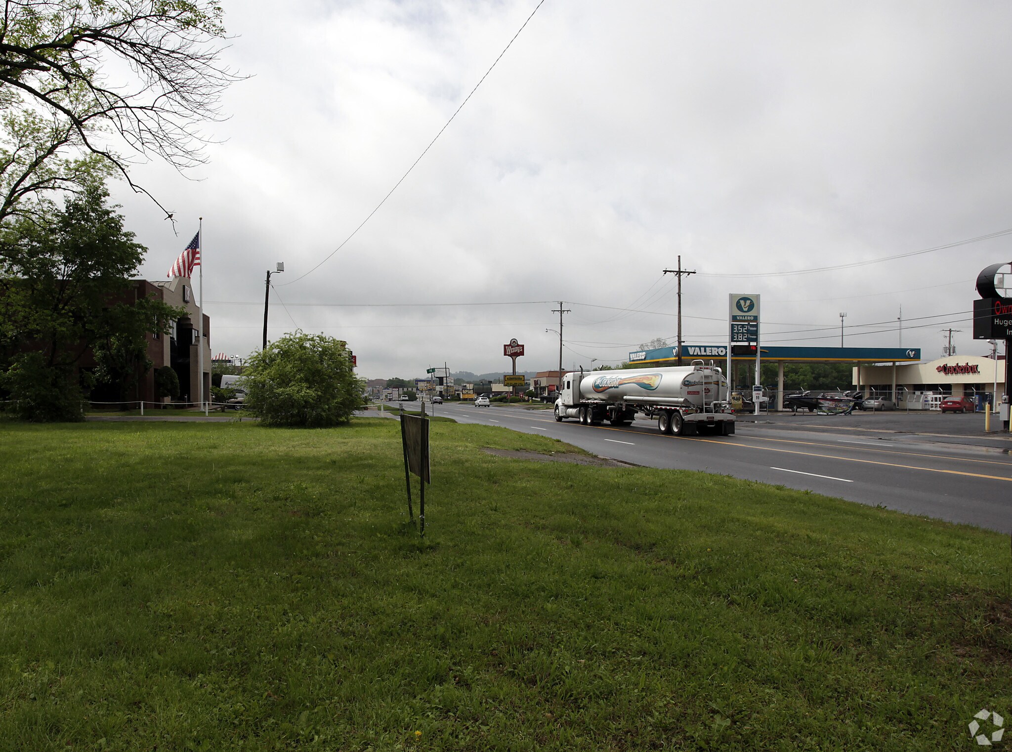 824 N Arkansas Ave, Russellville, AR for sale Primary Photo- Image 1 of 1