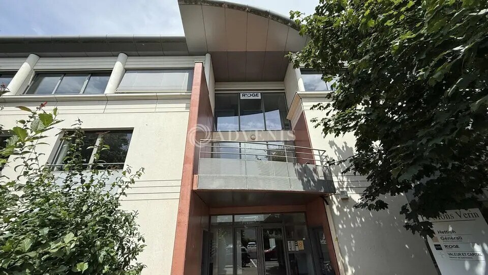 Office in Montévrain for lease Building Photo- Image 1 of 13