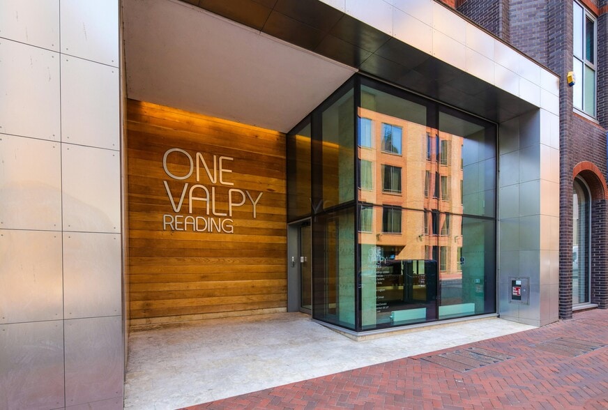 Valpy St, Reading for lease - Building Photo - Image 1 of 46