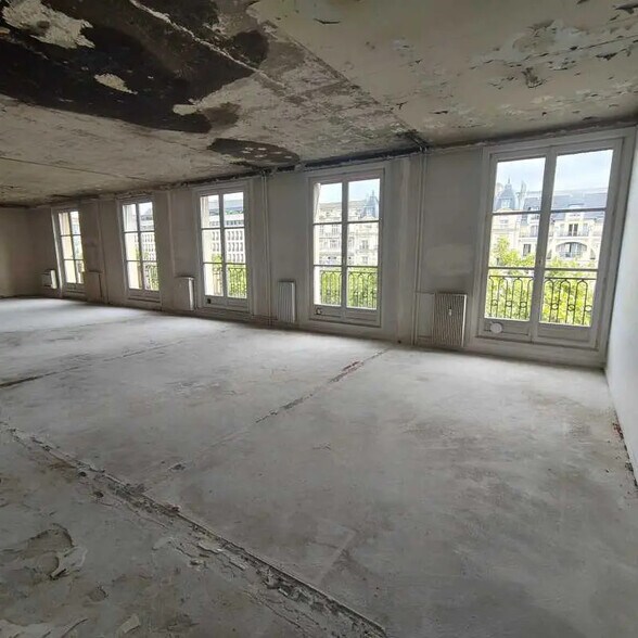 Office in Paris for lease - Interior Photo - Image 3 of 4