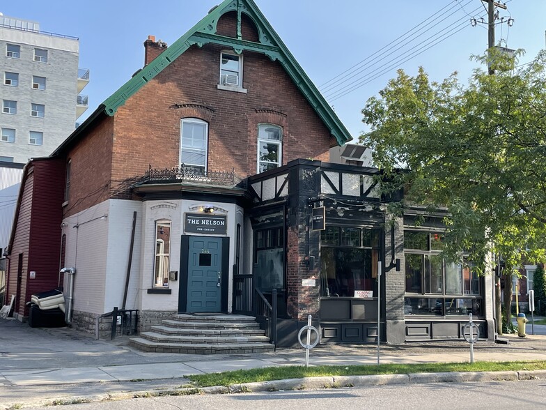 244 Laurier Av E, Ottawa, ON for sale - Building Photo - Image 1 of 1