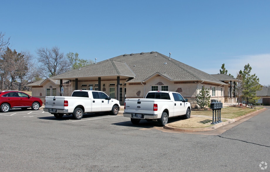 937 NW 164th St, Edmond, OK 73013