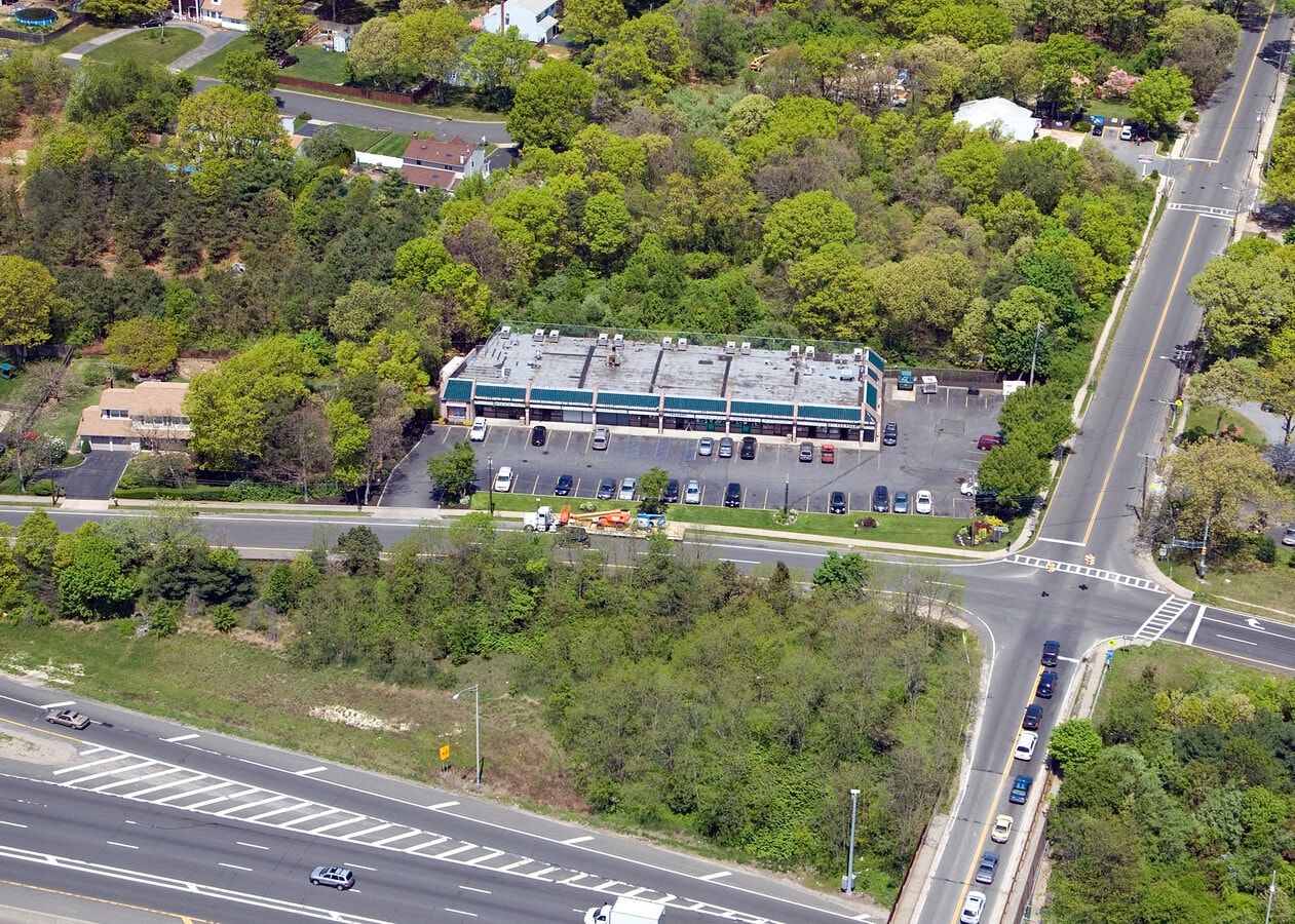 1100 Waverly Ave, Holtsville, NY 11742