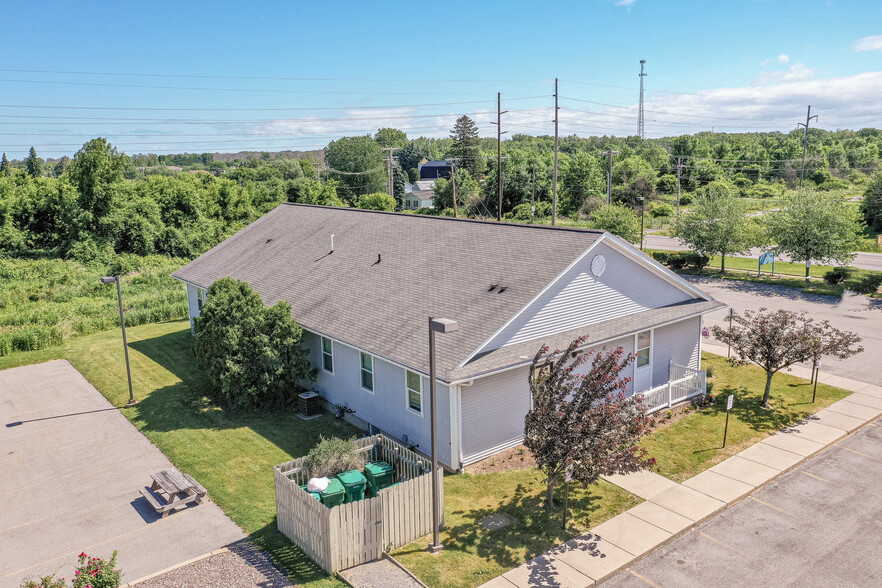 353 Island Cottage Rd, Rochester, NY for lease - Building Photo - Image 3 of 53