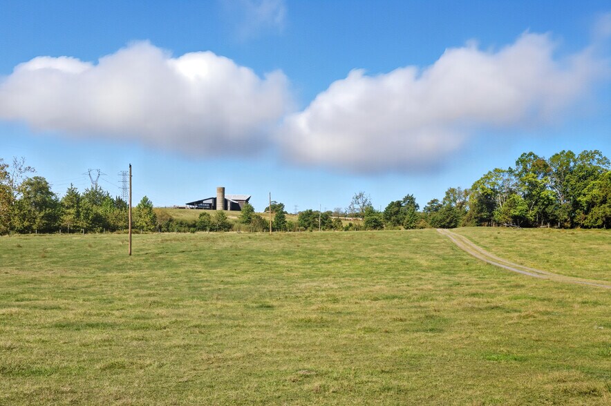 5474 Woodside Ln, Bealeton, VA for sale - Building Photo - Image 3 of 117