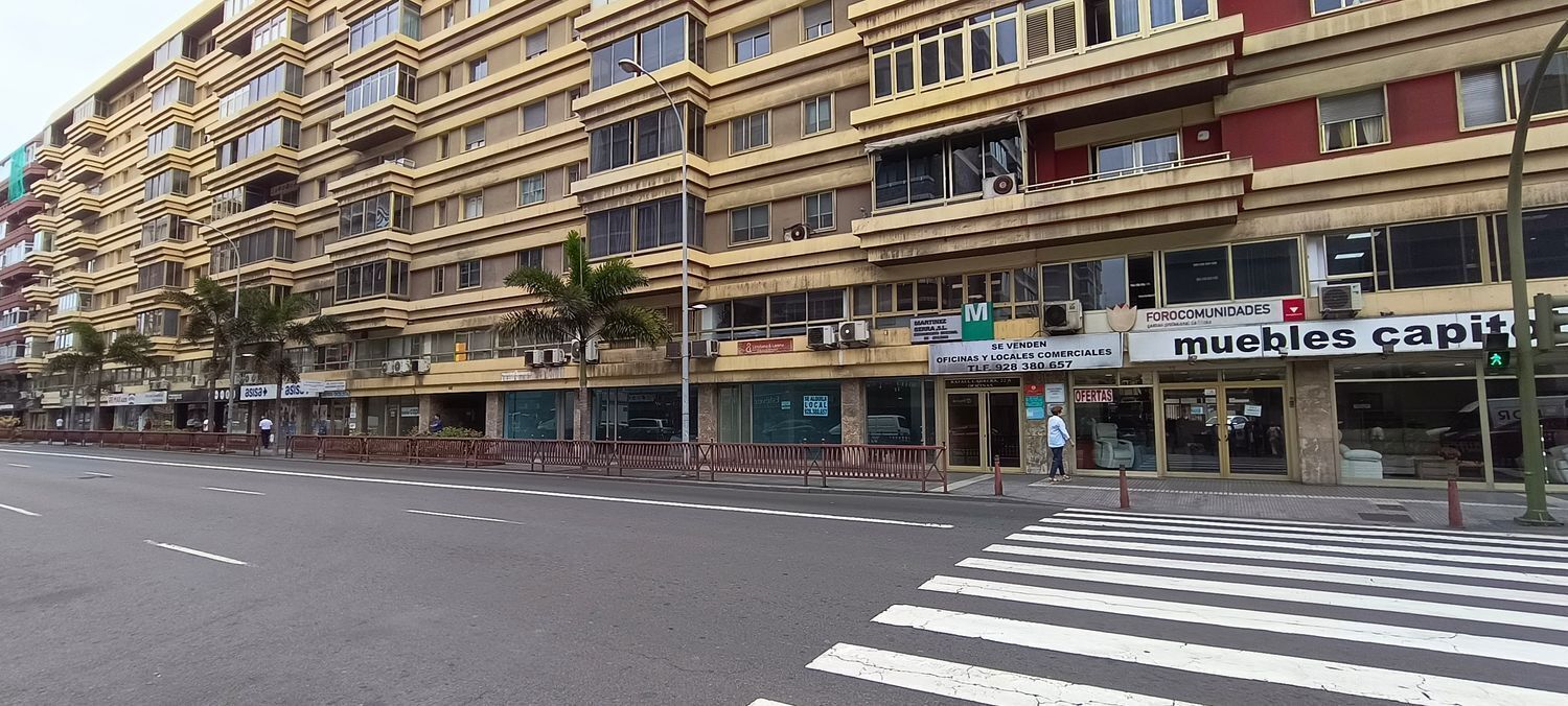 Rafael, 22, Las Palmas de Gran Canaria, Las Palmas for lease Building Photo- Image 1 of 30