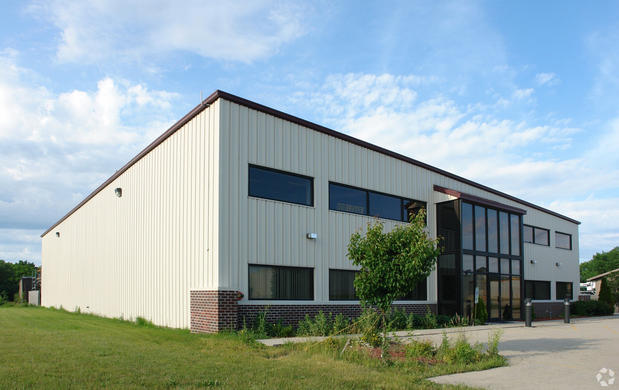 9180 Charles St, Sturtevant, WI for sale Primary Photo- Image 1 of 1