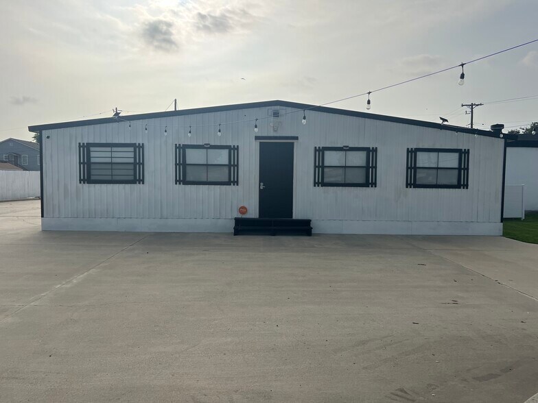 1410 E Red River St, Victoria, TX for sale - Primary Photo - Image 1 of 1