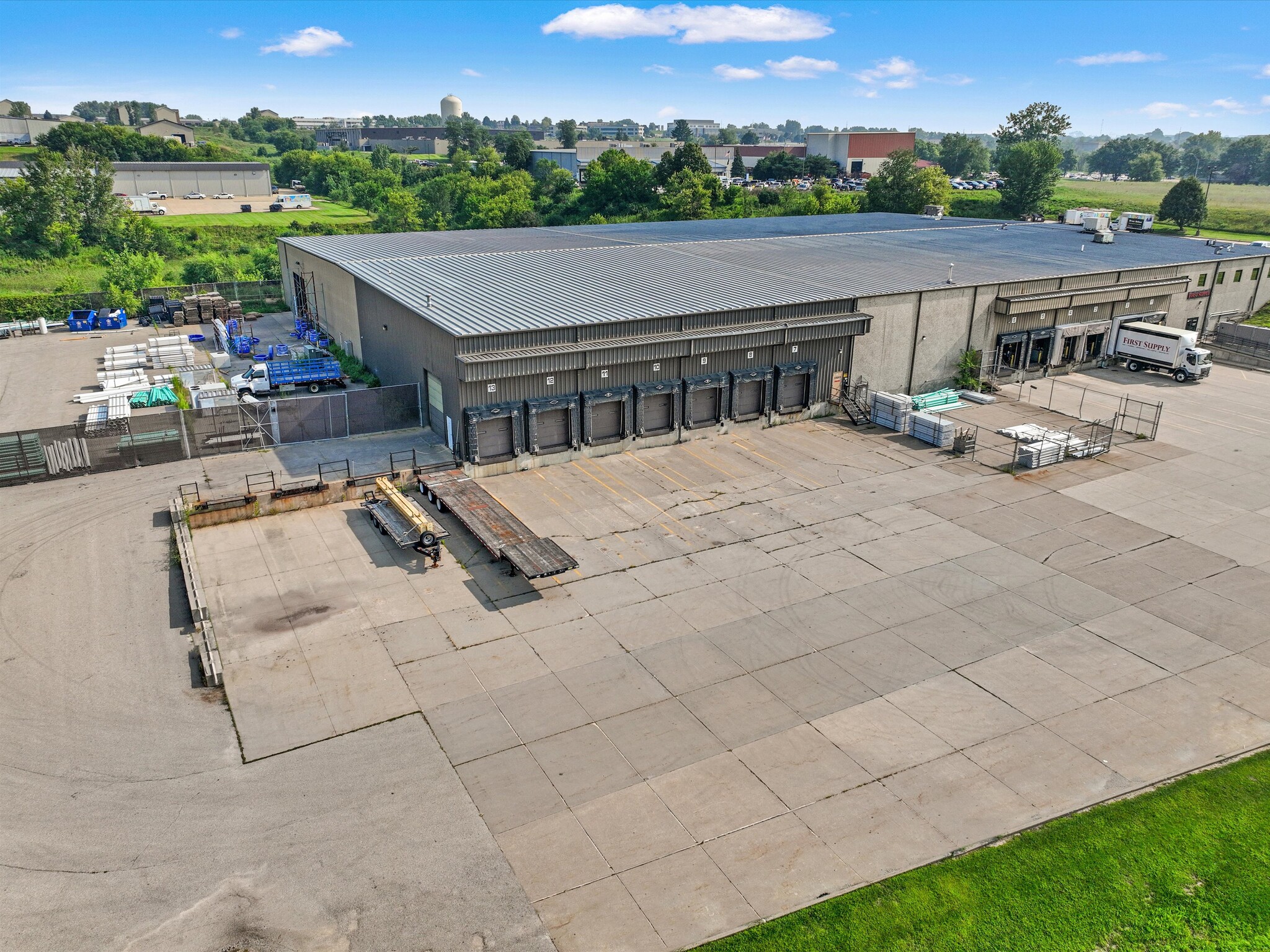 4949 Chavenelle Rd, Dubuque, IA for lease Building Photo- Image 1 of 12