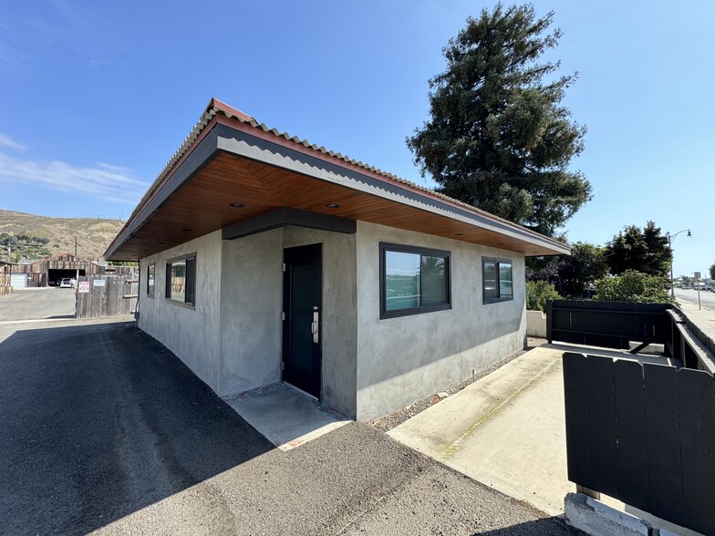 2176 N Ventura Ave, Ventura, CA for lease - Building Photo - Image 2 of 15