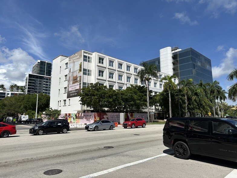 3000 Biscayne Blvd, Miami, FL for lease - Building Photo - Image 3 of 15