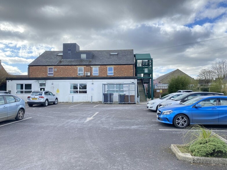 441 Lincoln Rd, Peterborough for lease - Building Photo - Image 2 of 11