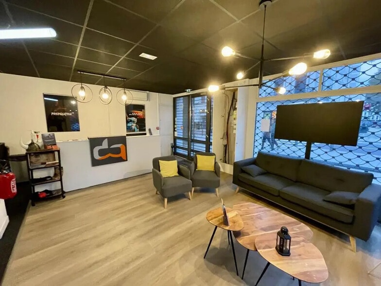 150 Rue Pierre Mauroy, Lille for lease - Interior Photo - Image 2 of 6