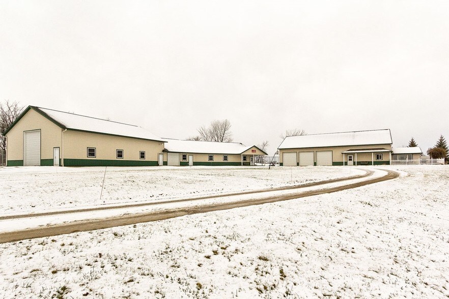 12135 County 113 Rd NW, Pine Island, MN for sale - Primary Photo - Image 1 of 1