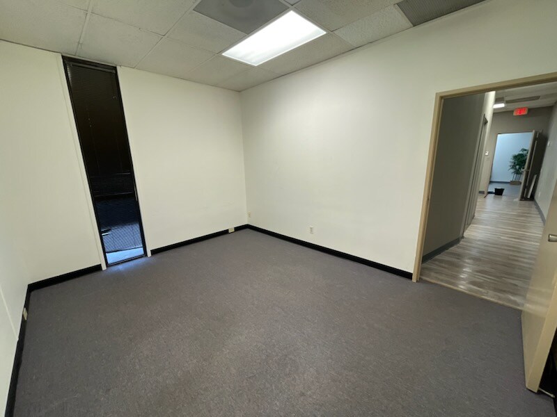 3455 N Desert Dr, East Point, GA for lease Interior Photo- Image 1 of 12