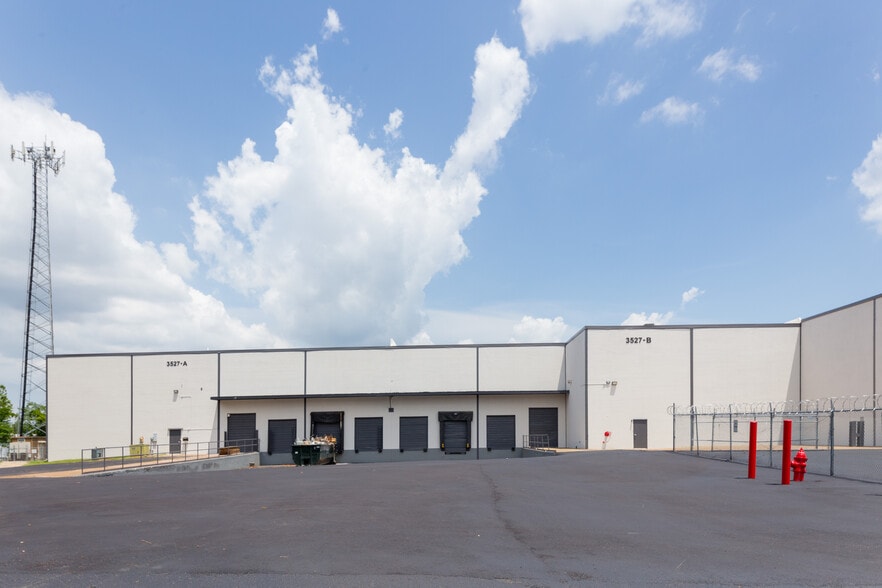 3527-3539 Lamar Ave, Memphis, TN for lease - Building Photo - Image 2 of 10