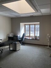14047 W Petronella Dr, Libertyville, IL for lease Interior Photo- Image 1 of 7