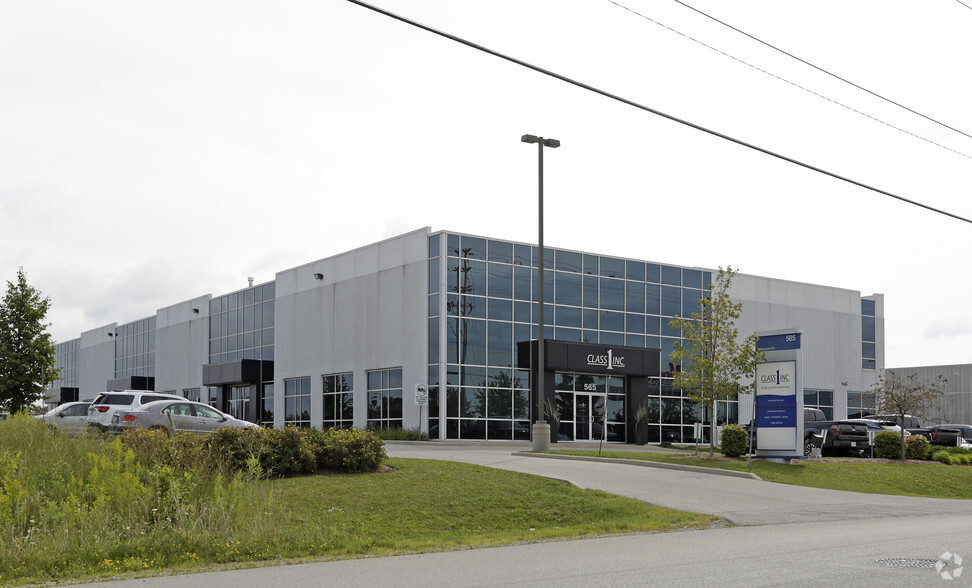 565 Boxwood Dr, Cambridge, ON for lease - Building Photo - Image 1 of 6