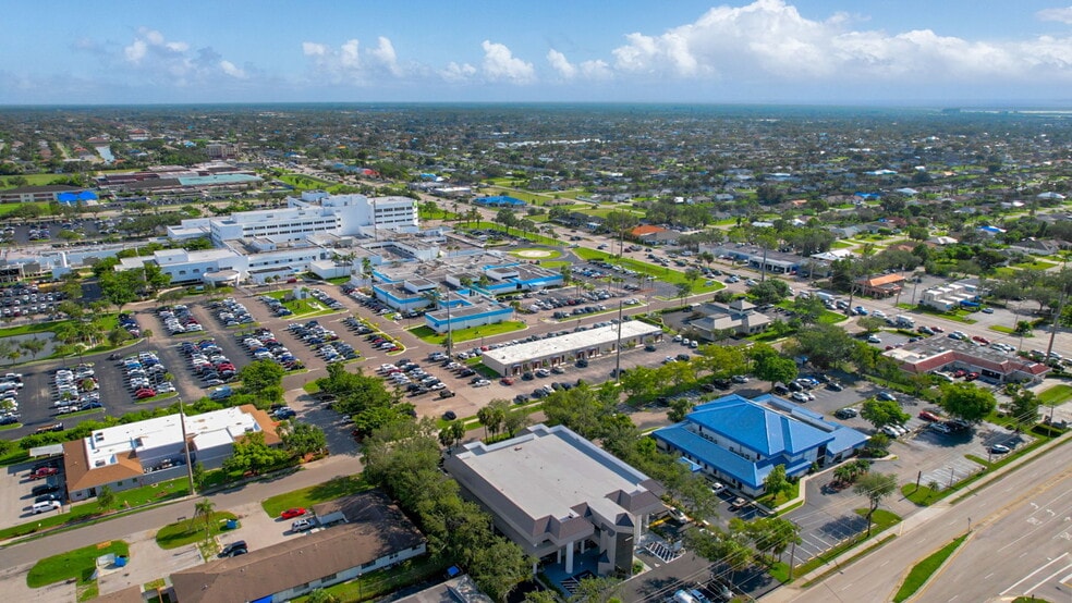 1425 Viscaya Pky, Cape Coral, FL for lease - Building Photo - Image 2 of 20