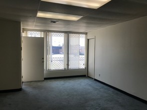 4619 Auburn Blvd, Sacramento, CA for lease Interior Photo- Image 2 of 4