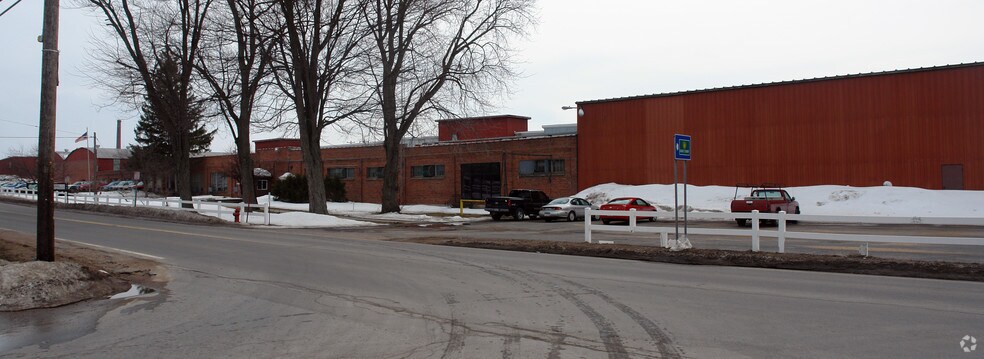 695 W End Ave, Carthage, NY for sale - Primary Photo - Image 1 of 1