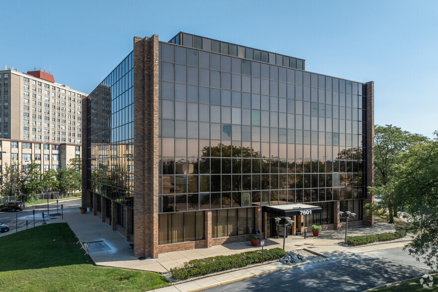 7601 S Kostner Ave, Chicago, IL for lease - Building Photo - Image 1 of 6