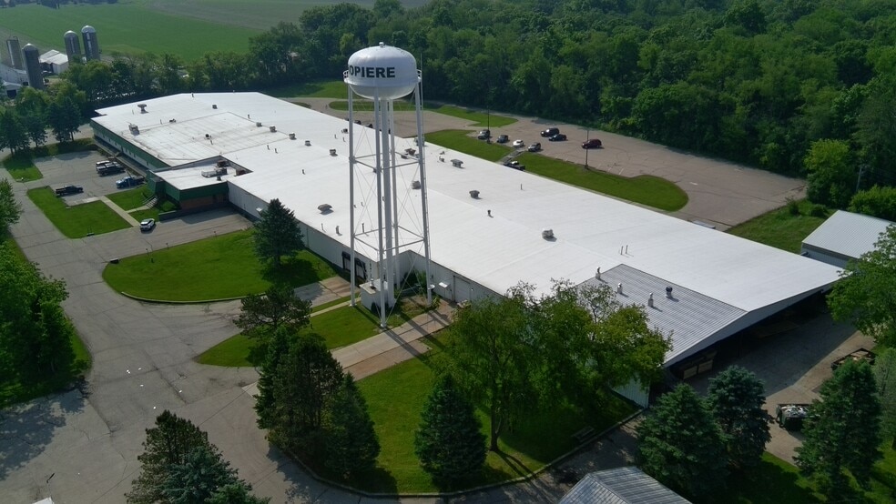 5560 E Buss Rd, Clinton, WI for lease - Building Photo - Image 3 of 6