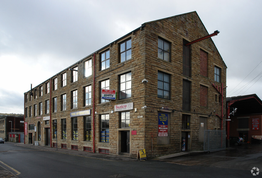 Plumbe St, Burnley for lease - Building Photo - Image 3 of 5