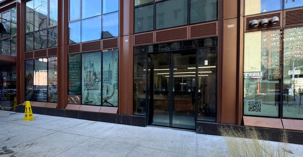 243 3rd Ave, New York, NY for lease Building Photo- Image 1 of 4
