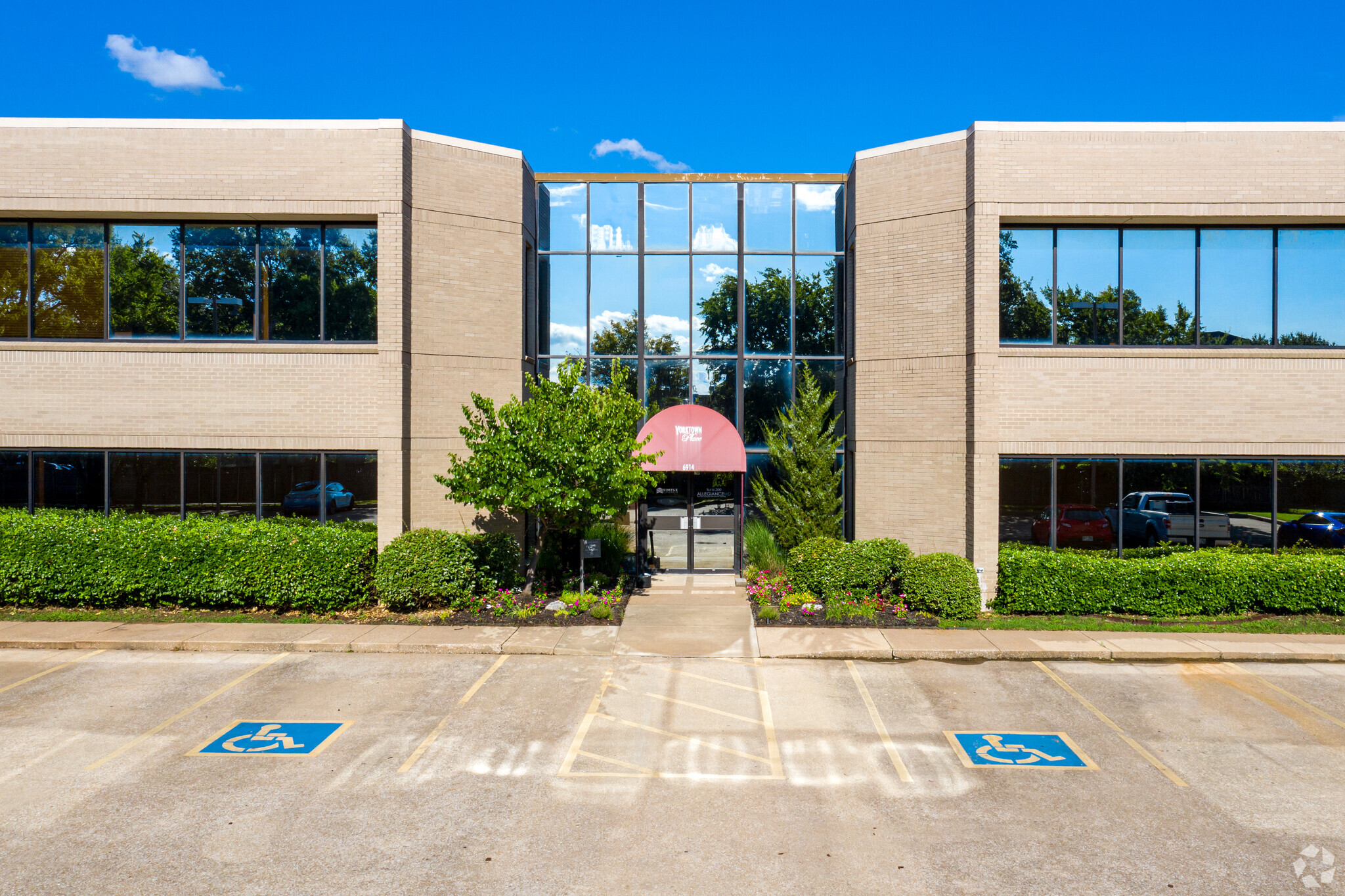 6914 S Yorktown Ave, Tulsa, OK for lease Building Photo- Image 1 of 23