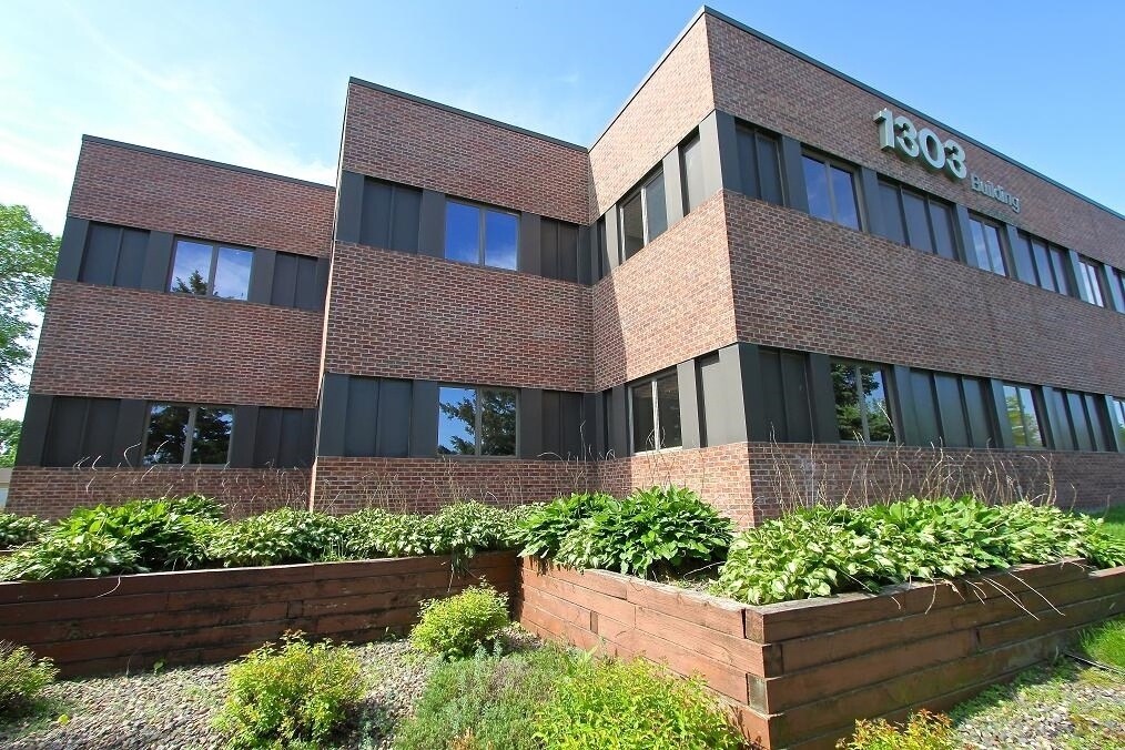 1303 S Frontage Rd, Hastings, MN for sale Building Photo- Image 1 of 1