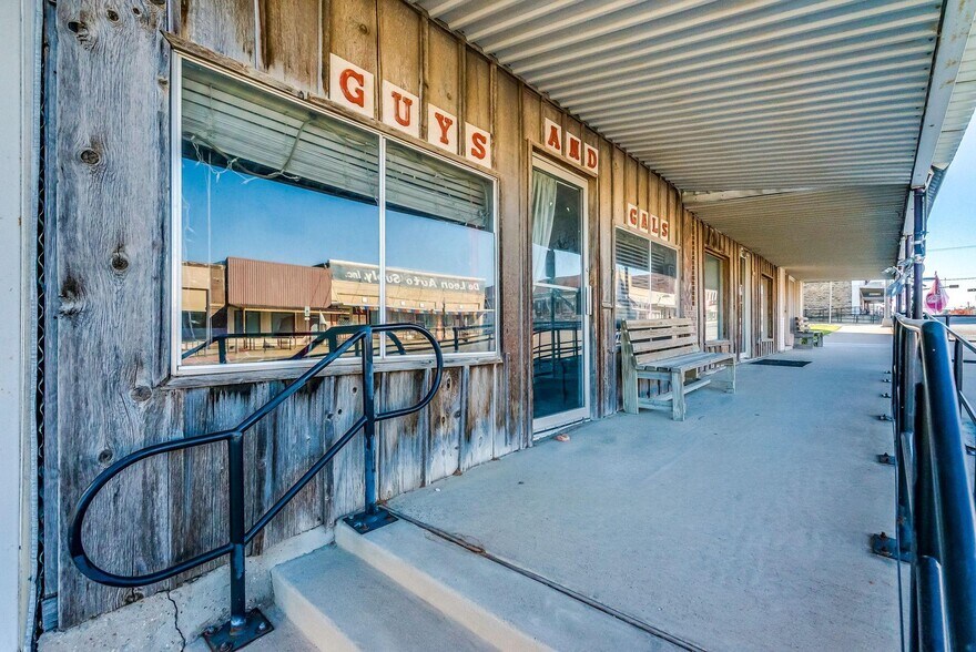 209 N Texas St, De Leon, TX 76444 209 N Texas Street, De Leon, Texas