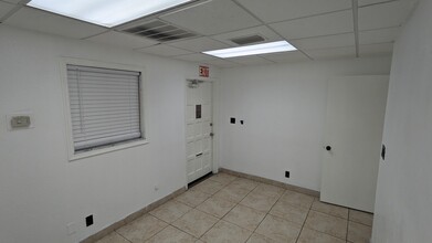 2800 E Commercial Blvd, Fort Lauderdale, FL for lease Building Photo- Image 2 of 6