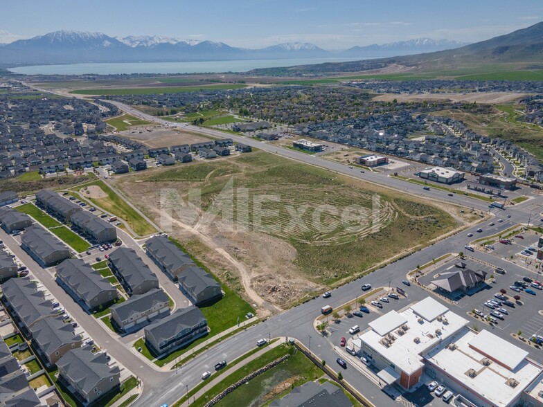 4165 E Pony Express Pkwy, Eagle Mountain, UT for lease - Building Photo - Image 3 of 5