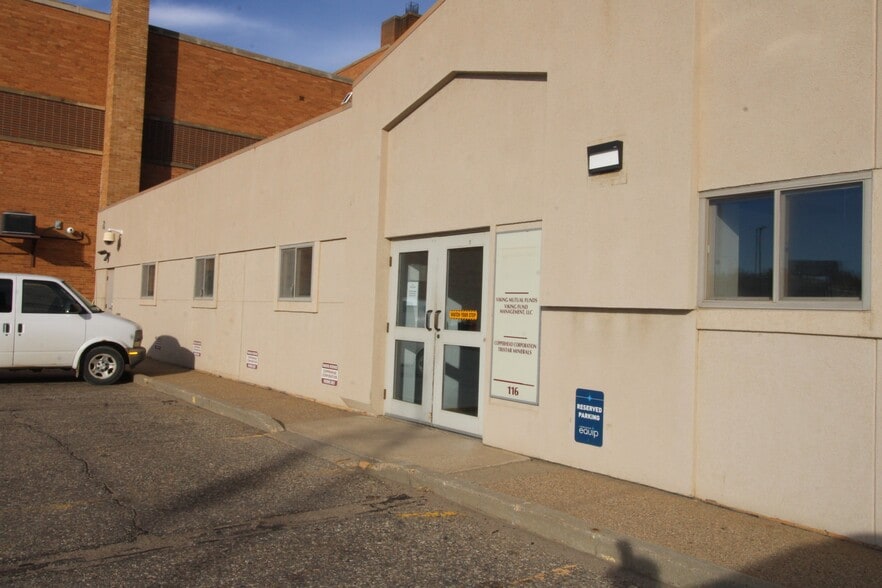 116 1st St SW, Minot, ND for lease - Building Photo - Image 2 of 21