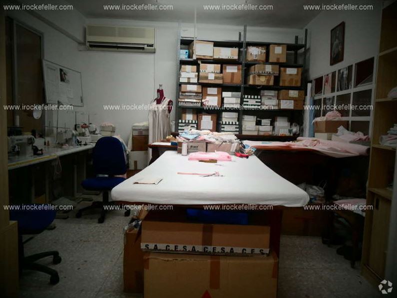 Madrid, MAD 28010 - Unit Puerta A, Esc. B -  - Interior Photo - Image 1 of 6