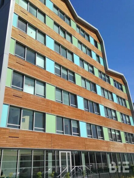 Office in Bordeaux for lease - Building Photo - Image 2 of 9