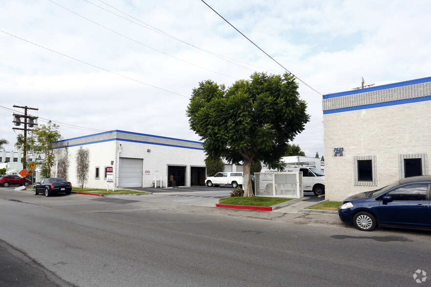 7625 Hayvenhurst Ave, Van Nuys, CA for lease - Building Photo - Image 1 of 4