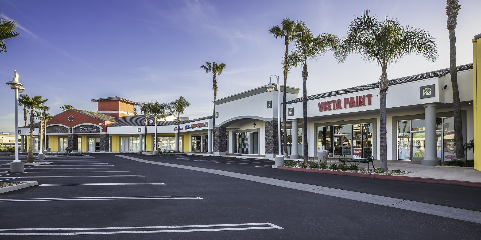 2200 Outlet Center Dr, Oxnard, CA for lease Building Photo- Image 1 of 8