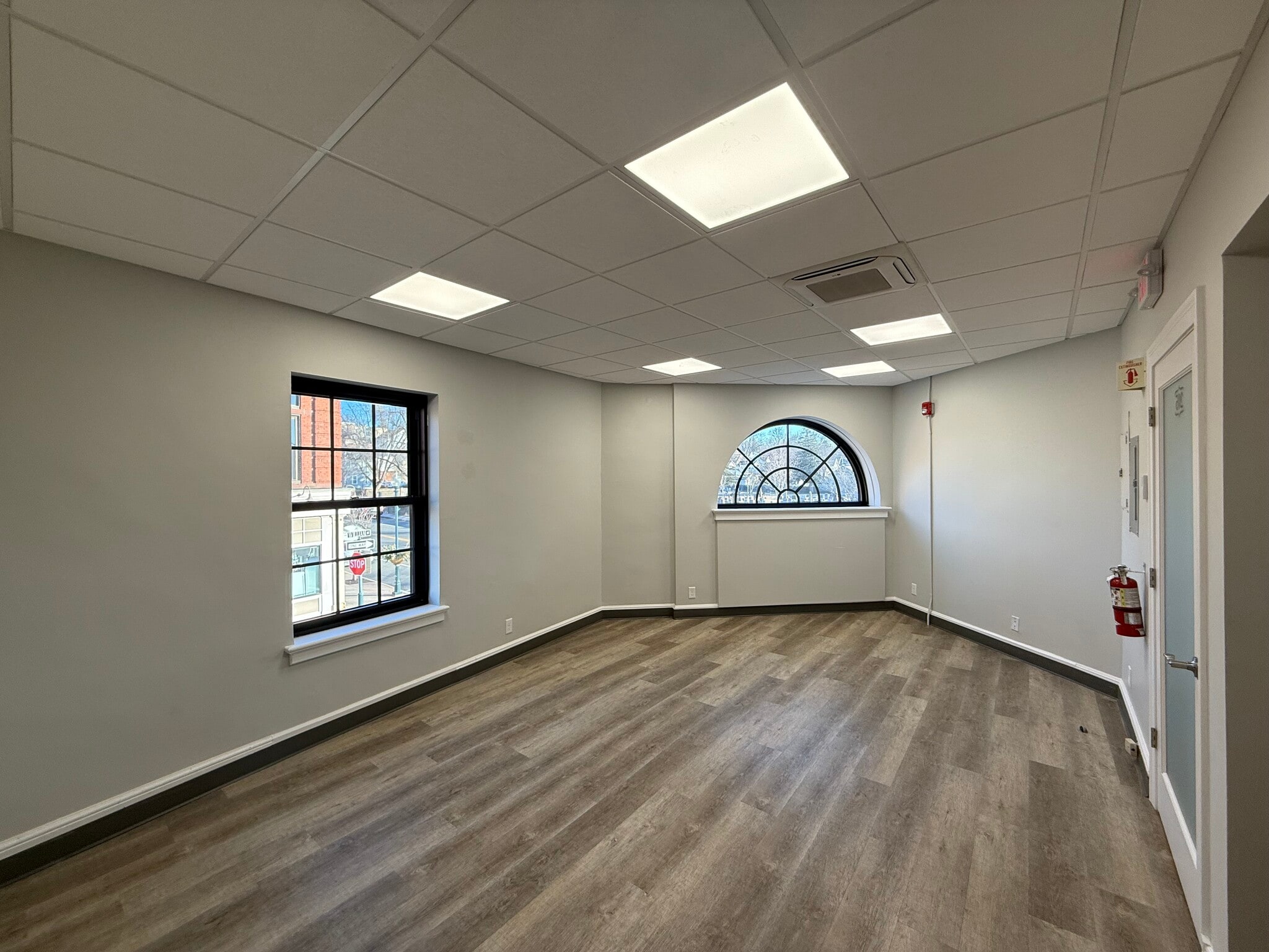 100 Center St, Wallingford, CT for lease Interior Photo- Image 1 of 5
