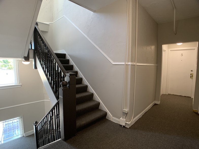 105 N Depot St, Somonauk, IL for sale - Interior Photo - Image 2 of 21