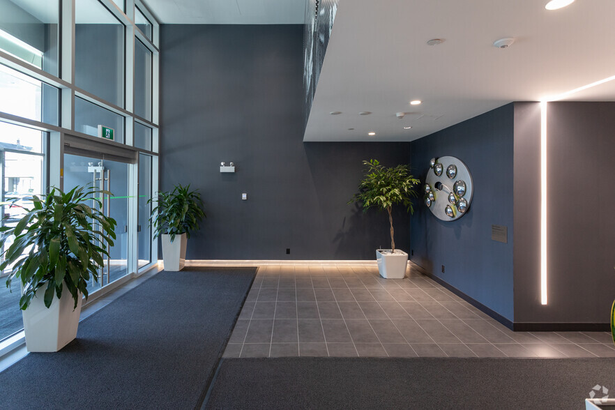 285 W 5th Ave, Vancouver, BC for lease - Lobby - Image 1 of 16