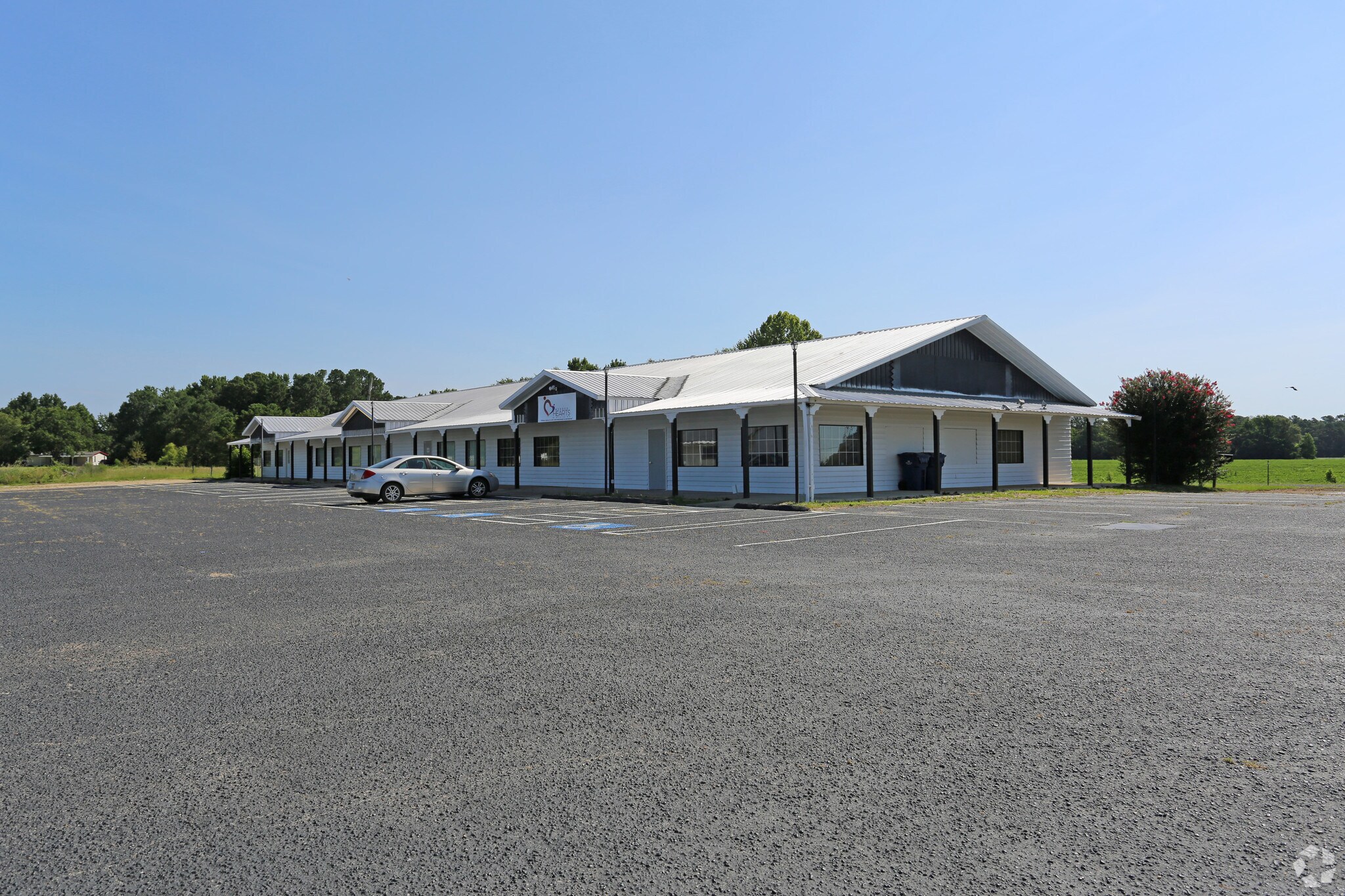 1486 Harry Byrd Hwy, Darlington, SC 29532